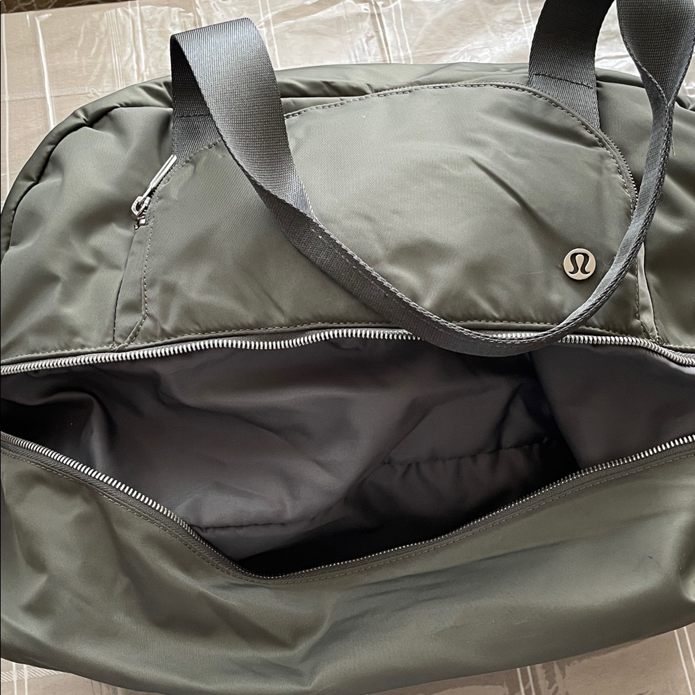 lululemon athletica Olive Green Duffel Bag - Picture 7 of 16